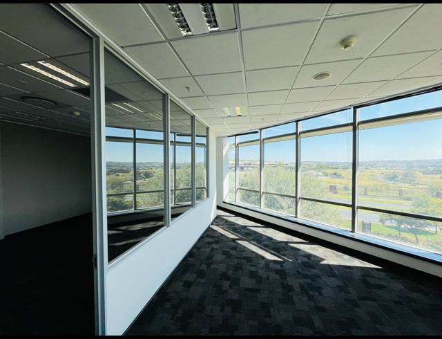1,600M² OFFICE TO LET IN WATERFALL